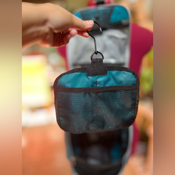 LL Bean Travel Tote Bag Like New - Picture 5 of 9